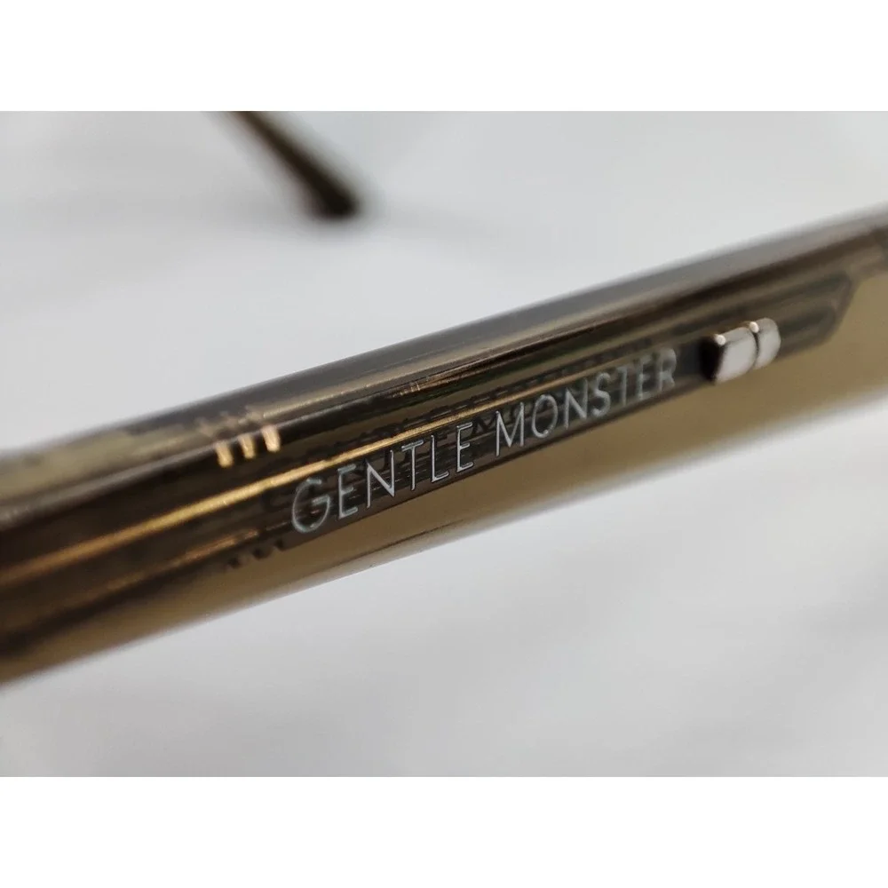 Gentle Monster LIBE KC1 Sunglasses Translucent Khaki Grey Square Flatba Frame‎